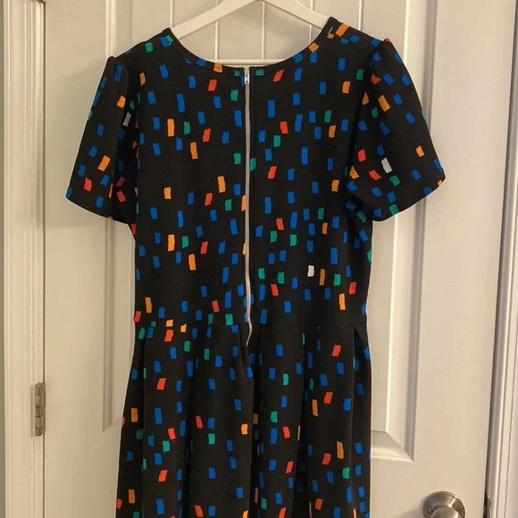 Retro dress, very stretchy and comfy! - Picture 5 of 6